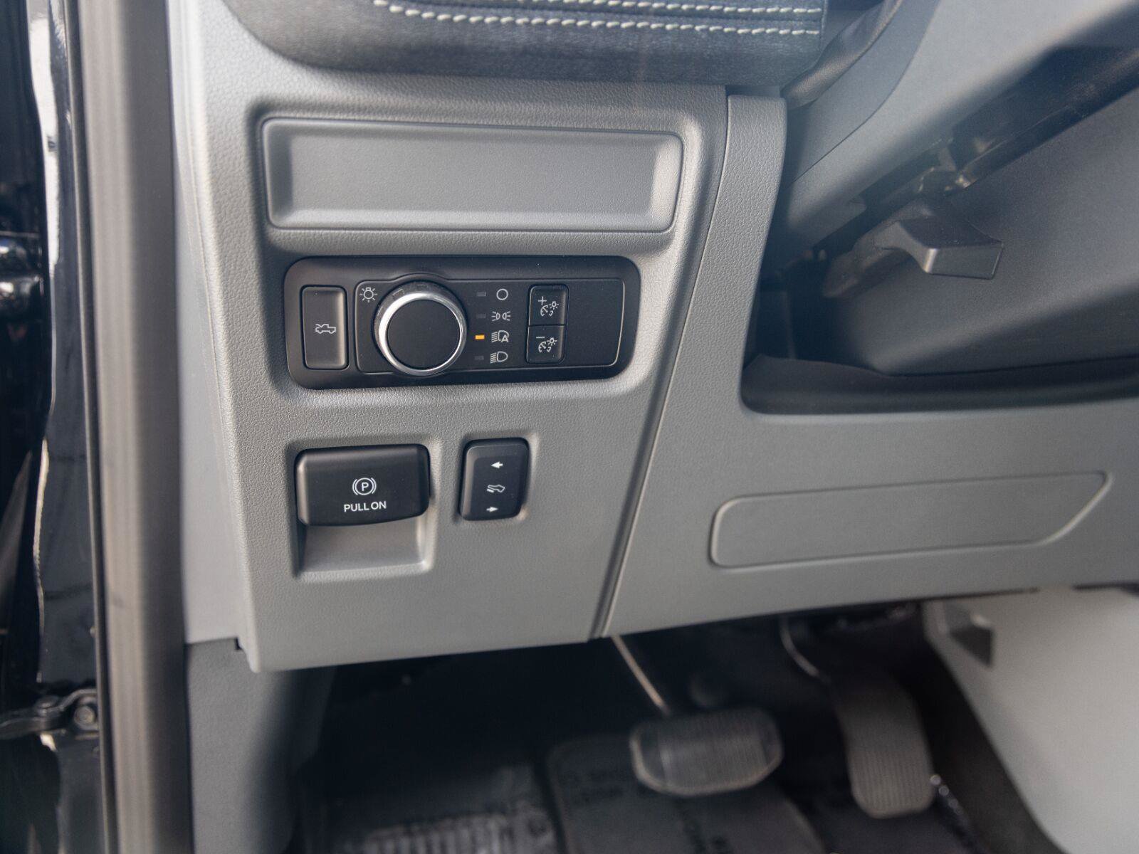 Used 2025 Ford F150 Lightning Flash AWD/4WD image 19