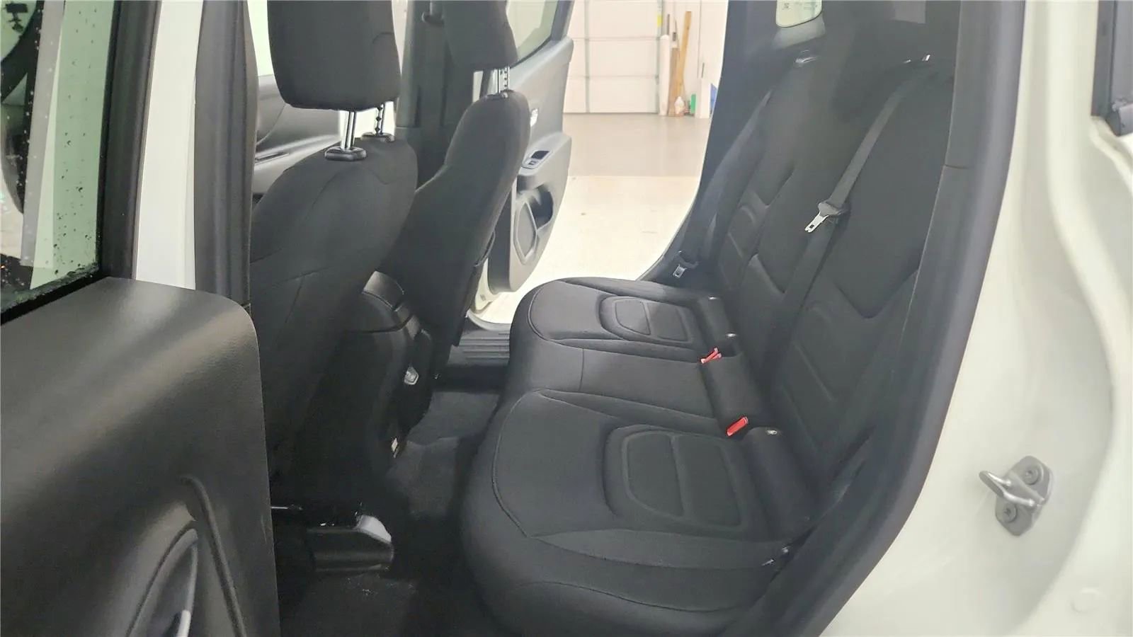 Used 2022 Jeep Renegade Latitude w/ Convenience Group image 36