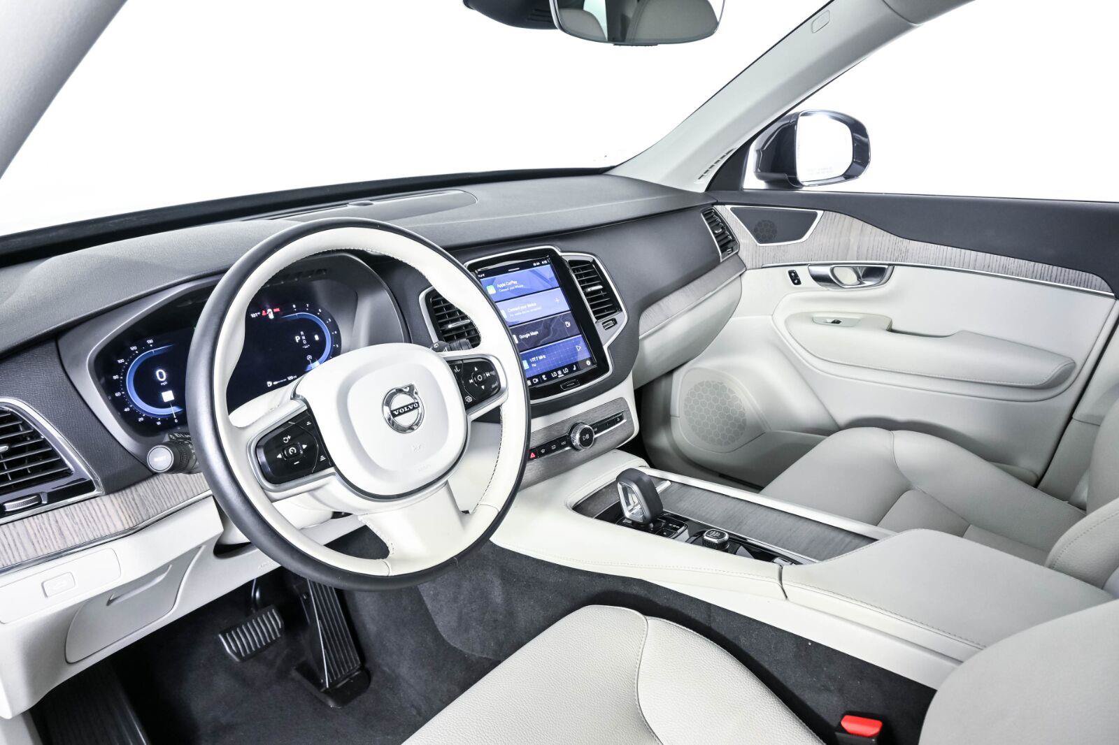 Certified 2023 Volvo XC90 B6 Plus AWD/4WD image 4