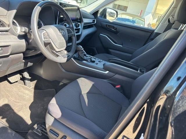Used 2024 Toyota Highlander LE image 17