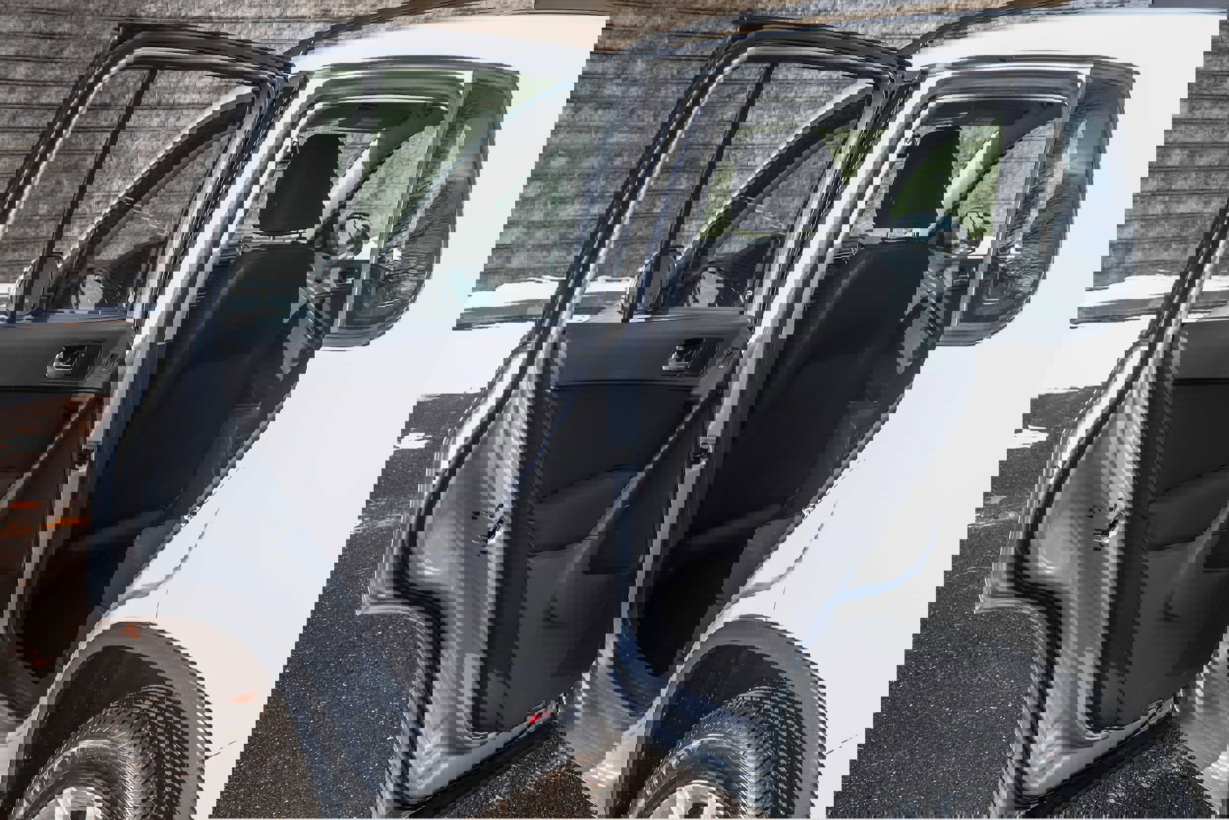 Used 2017 Volkswagen Tiguan Limited w/ Premium Package image 18