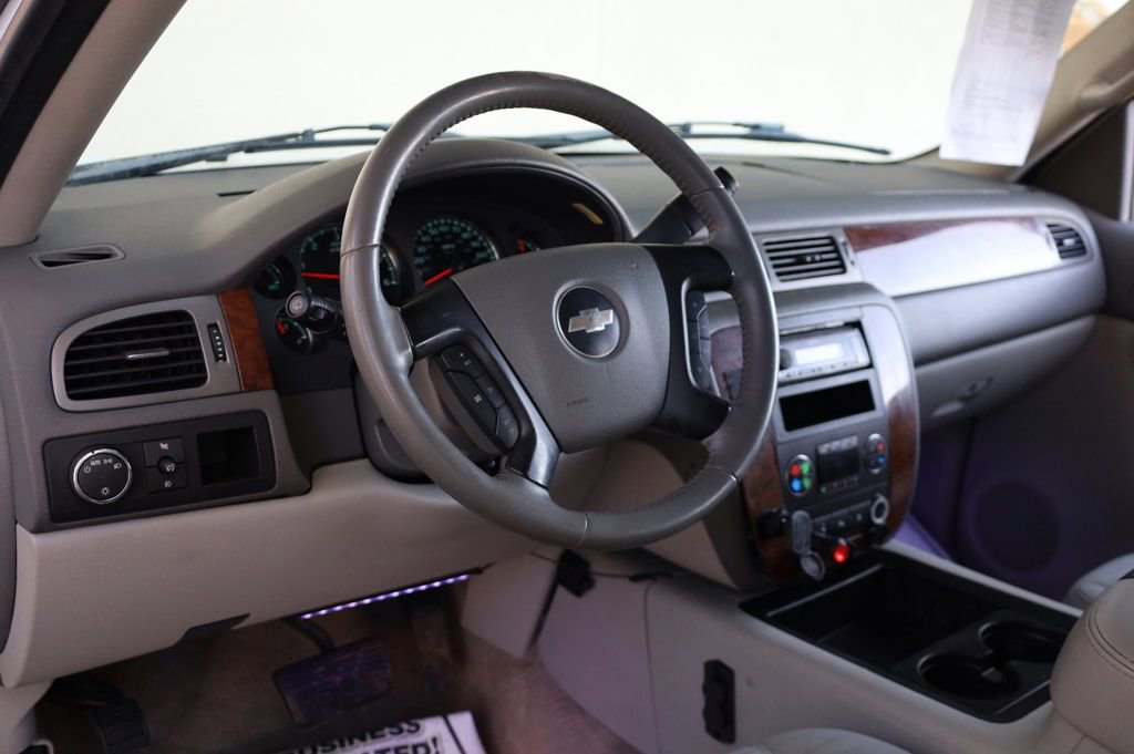 Used 2008 Chevrolet Suburban LT w/ LT Preferred Equipment Group image 14