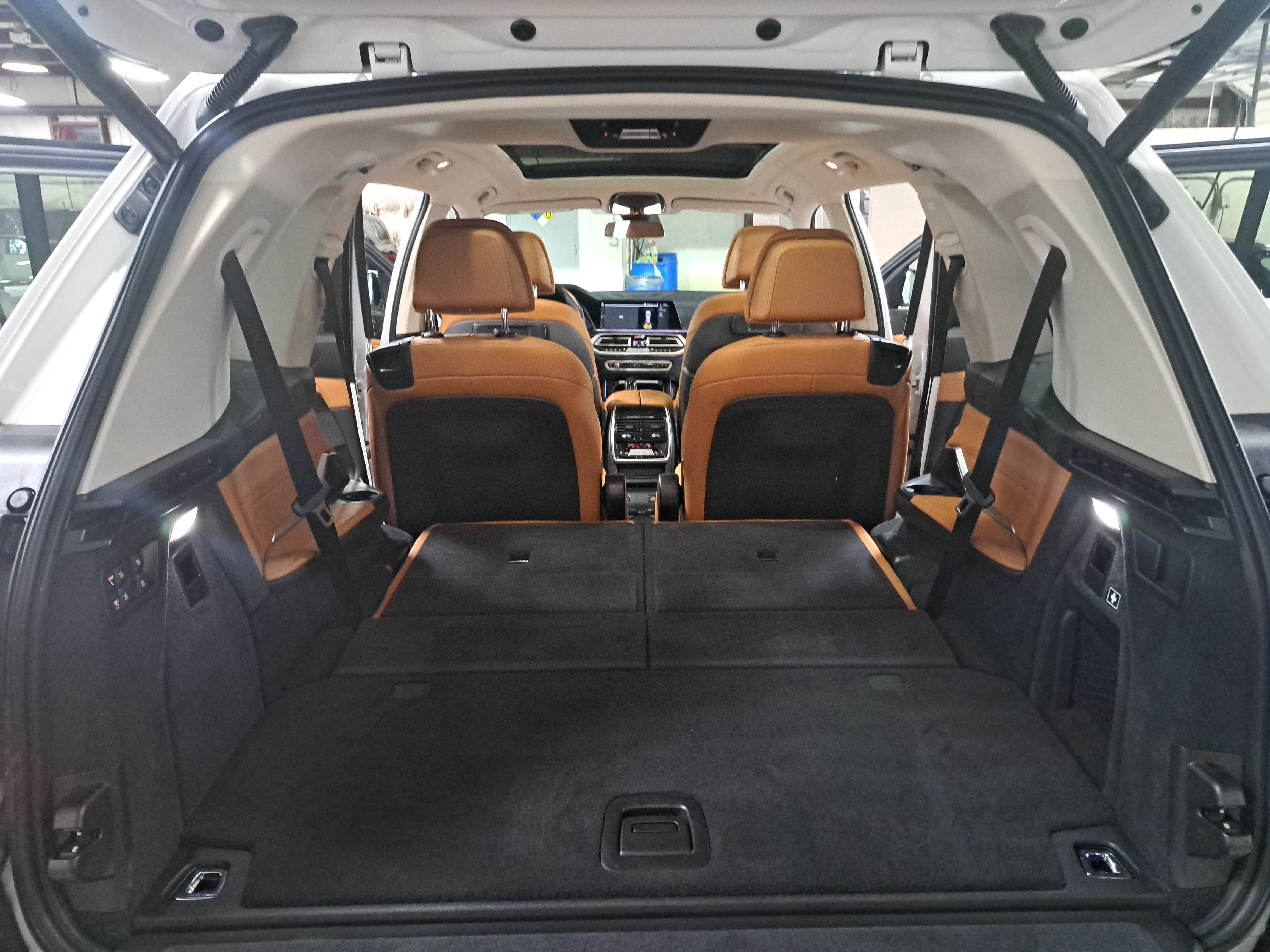 Used 2020 BMW X7 xDrive40i w/ Luxury Seating Package AWD/4WD image 13