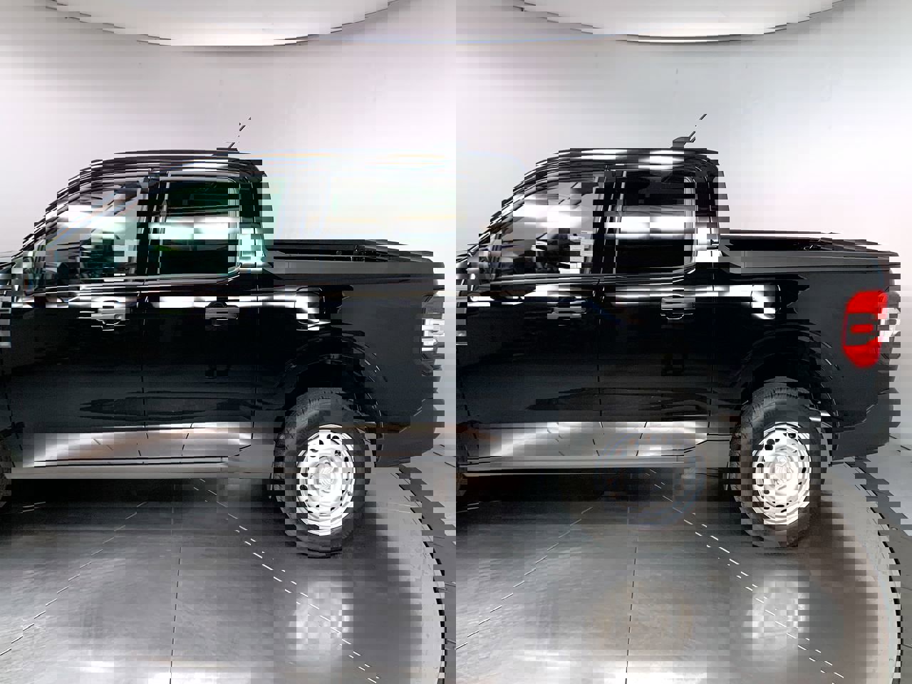 New 2025 Ford Maverick XL image 13