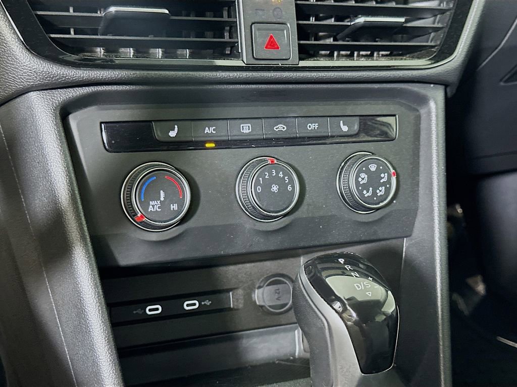 Used 2022 Volkswagen Taos SE image 25