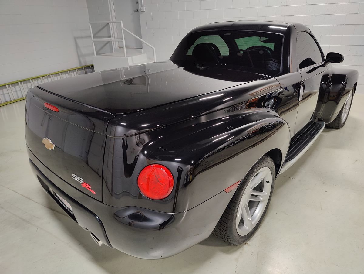 Used 2004 Chevrolet SSR w/ Preferred Equipment Group image 6