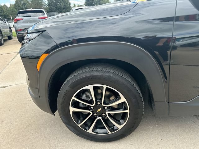 Used 2025 Chevrolet TrailBlazer LT AWD/4WD image 34