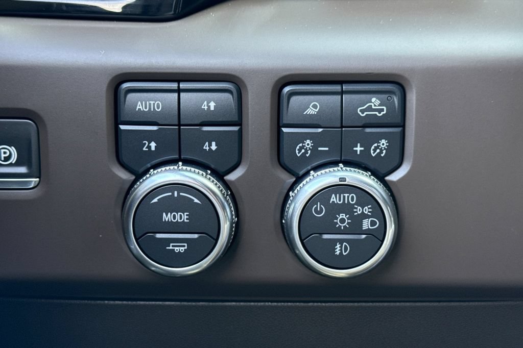 Used 2025 GMC Sierra 3500 Denali w/ Denali Reserve Package AWD/4WD image 30