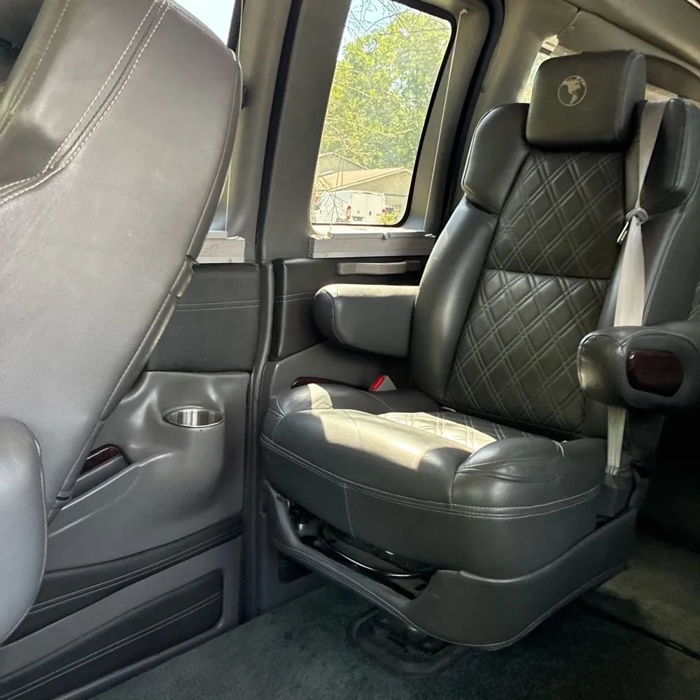 Used 2021 Chevrolet Express 2500 LS w/ Enhanced Convenience Package RWD image 19