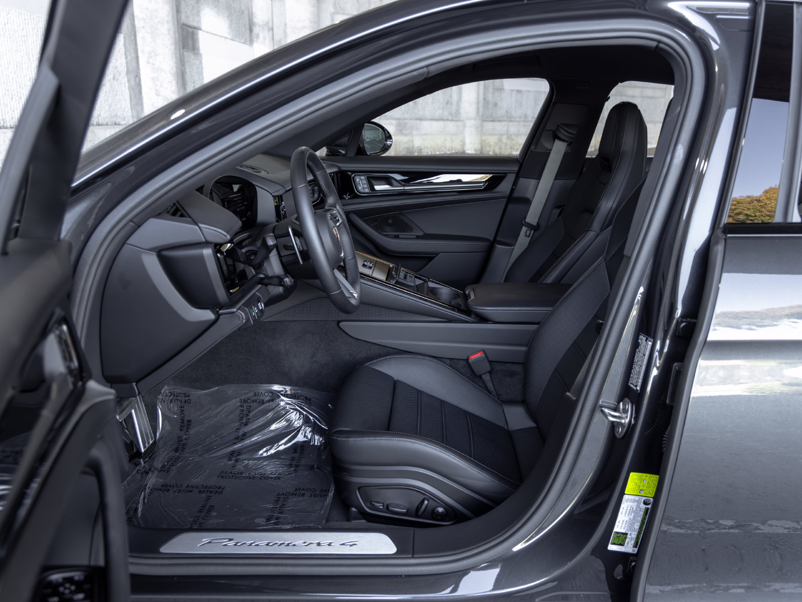 Certified 2024 Porsche Panamera 4 AWD/4WD image 25