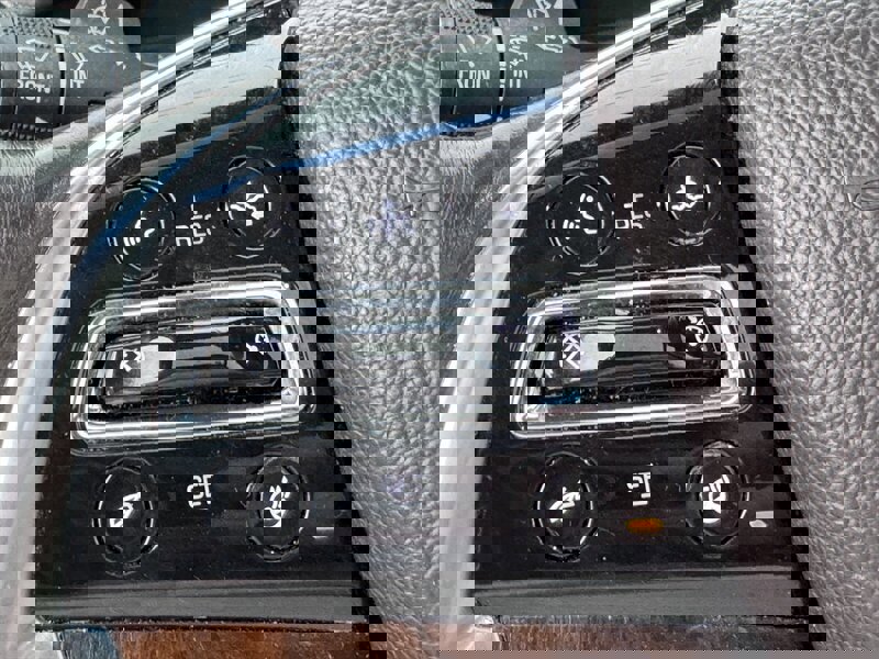 Used 2017 Cadillac Escalade Luxury image 29