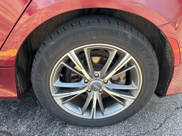 Used 2015 Chrysler 200 Limited FWD image 9