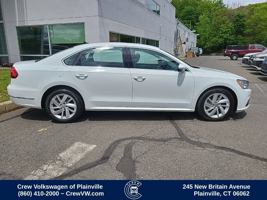 Used 2018 Volkswagen Passat 2.0T SE FWD image 34