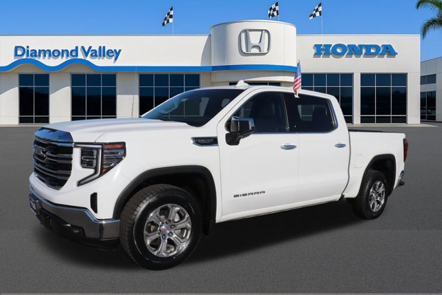 Used 2024 GMC Sierra 1500 SLT image 3
