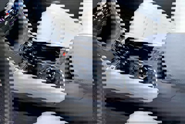 Used 2023 Cadillac XT5 Premium Luxury image 17