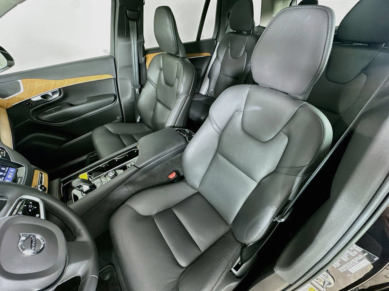 Used 2023 Volvo XC90 B6 Plus AWD/4WD image 33
