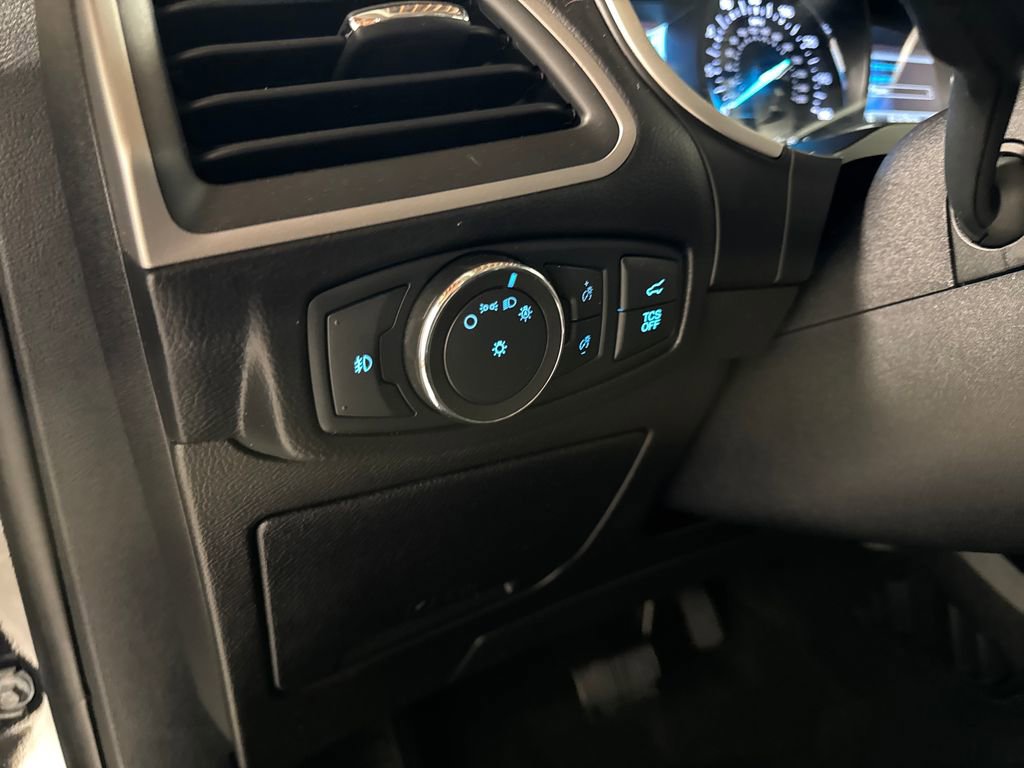 Used 2021 Ford Edge SEL w/ Convenience Package image 19
