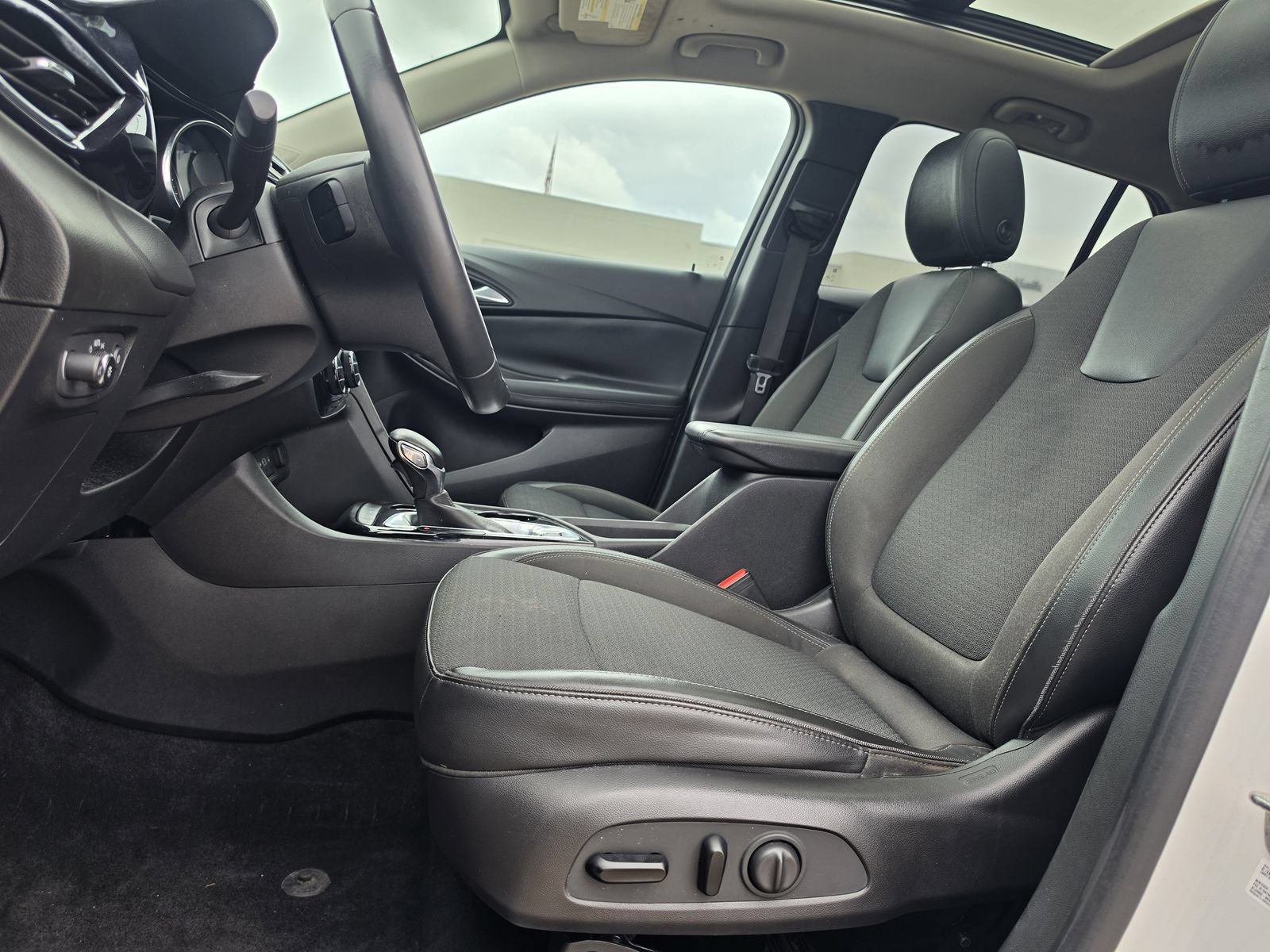 Used 2021 Buick Encore GX Select w/ Experience Buick Package FWD image 13