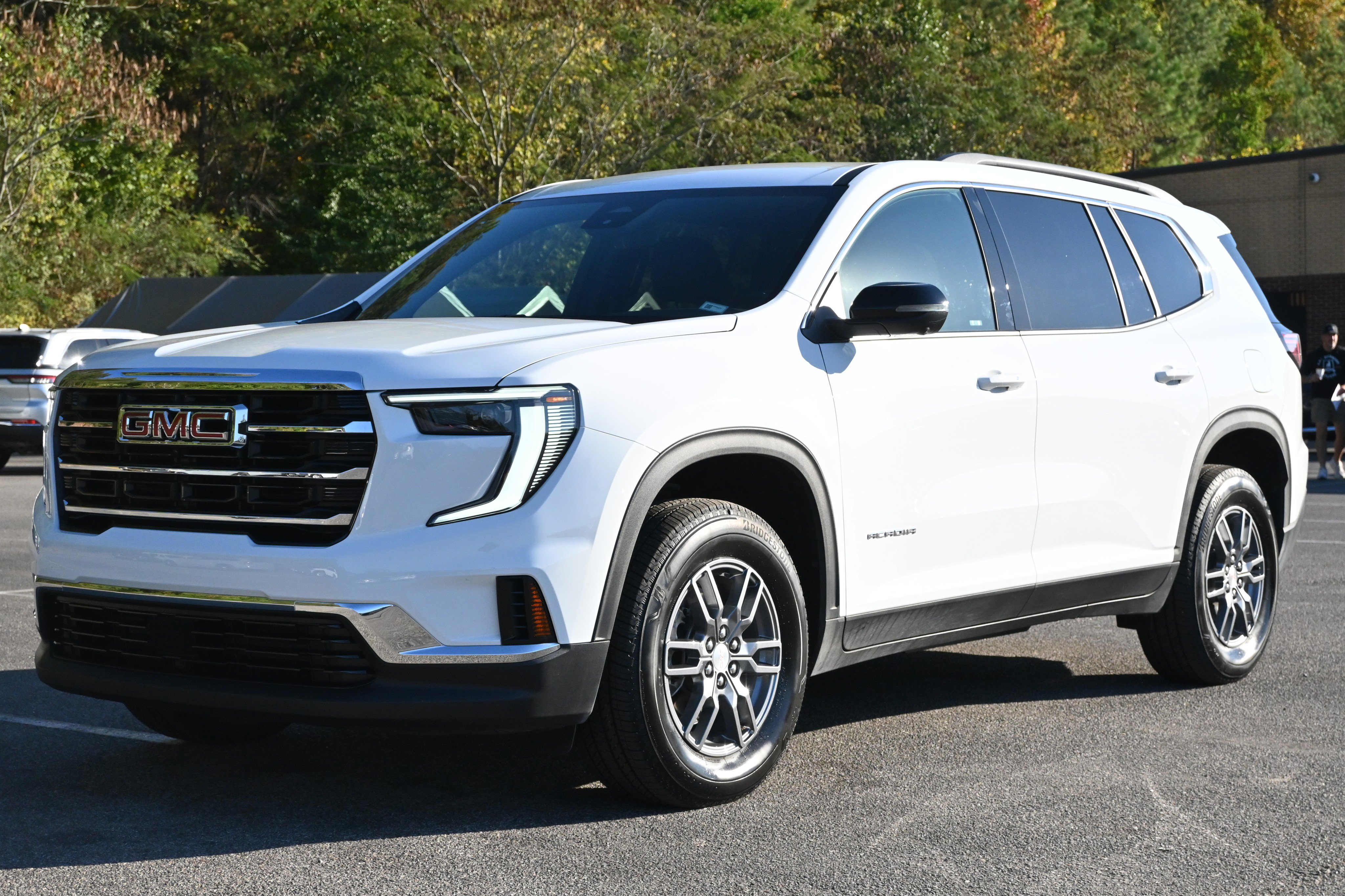Used 2025 GMC Acadia Elevation image 5