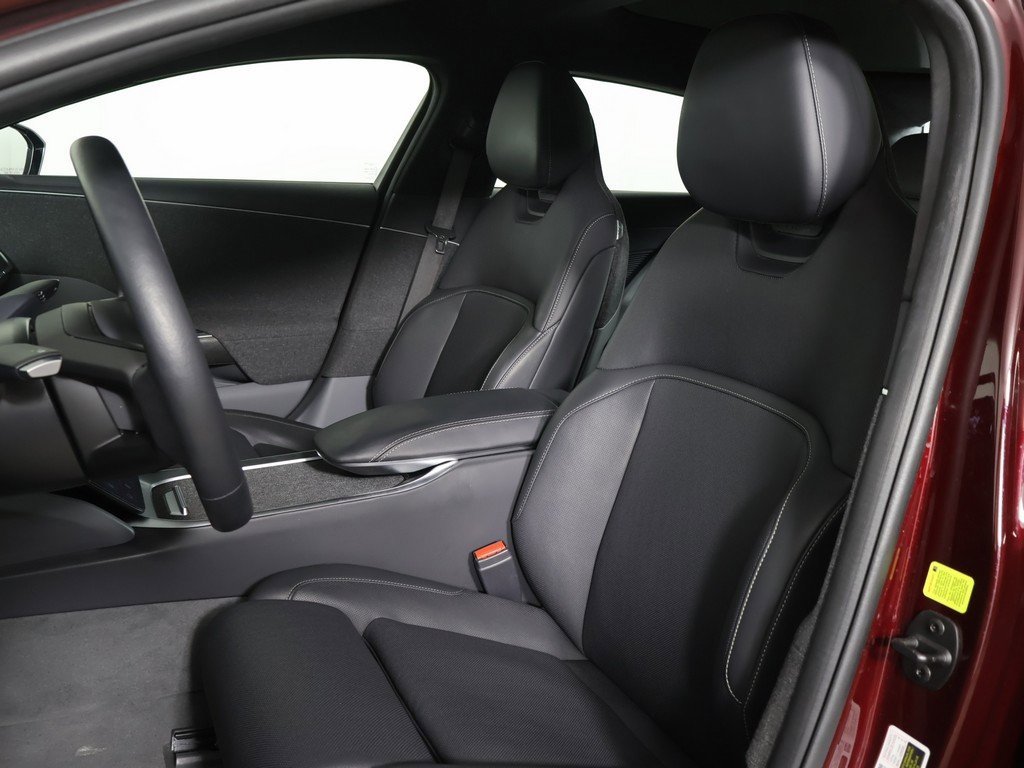 Used 2024 Lucid Air Touring image 31