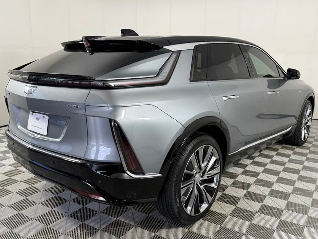 New 2025 Cadillac Lyriq Luxury w/ Nappa Leather Package RWD image 9
