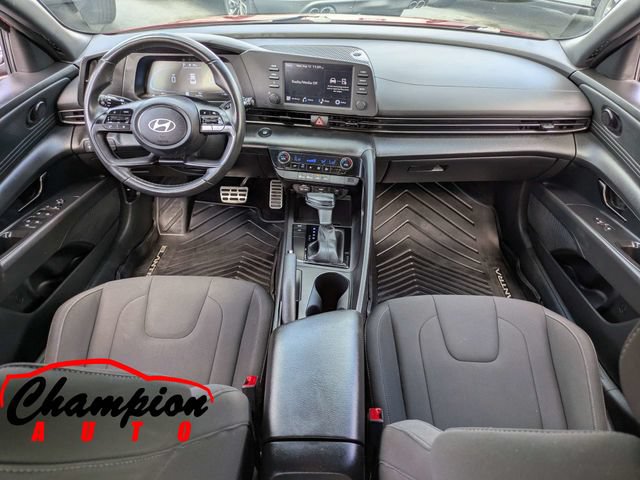 Used 2025 Hyundai Elantra Sport FWD image 17