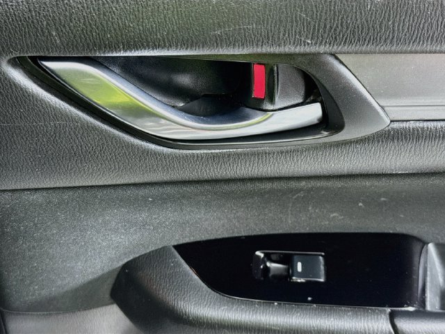 Used 2018 MAZDA CX-5 Sport FWD image 28