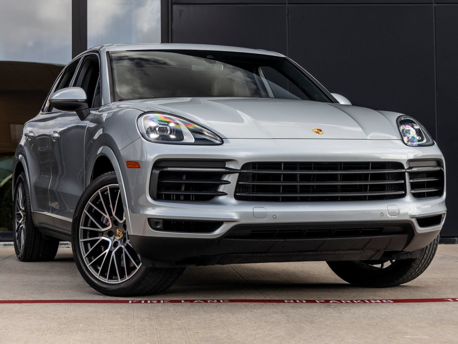 Used 2021 Porsche Cayenne AWD/4WD image 6