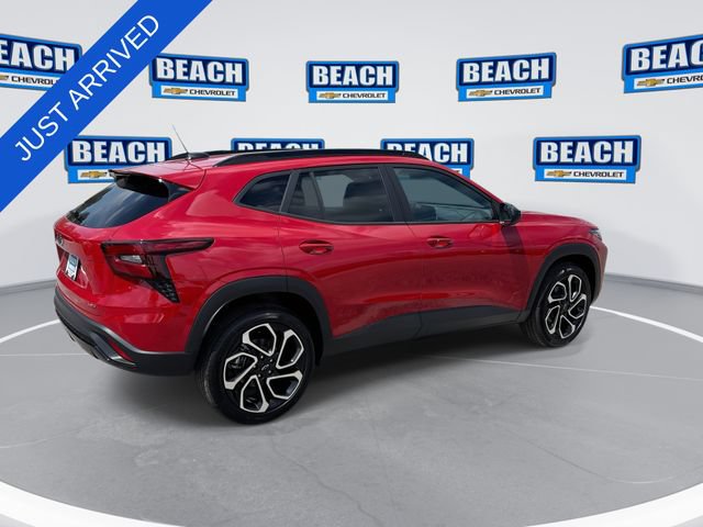 New 2026 Chevrolet Trax RS w/ Sunroof Package FWD image 8