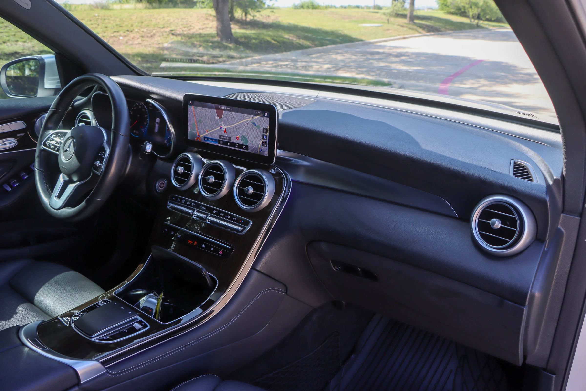Used 2020 Mercedes-Benz GLC 300 image 23