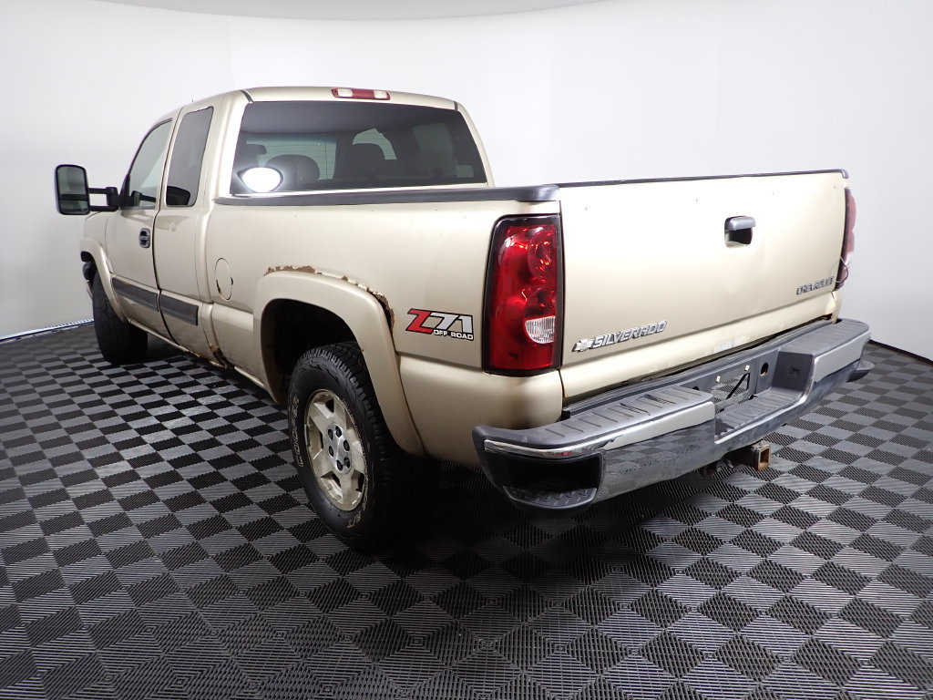 Used 2004 Chevrolet Silverado 1500 4x4 Extended Cab w/ Light Duty Power Package image 12