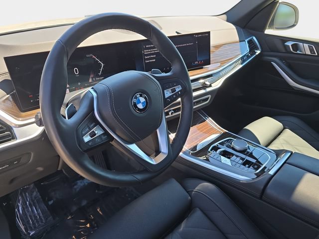 Used 2024 BMW X5 xDrive40i w/ Parking Assistance Package AWD/4WD image 19