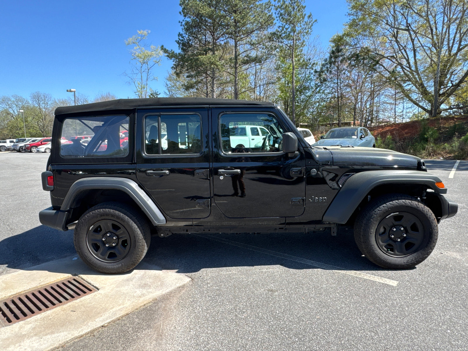Used 2024 Jeep Wrangler Sport image 4
