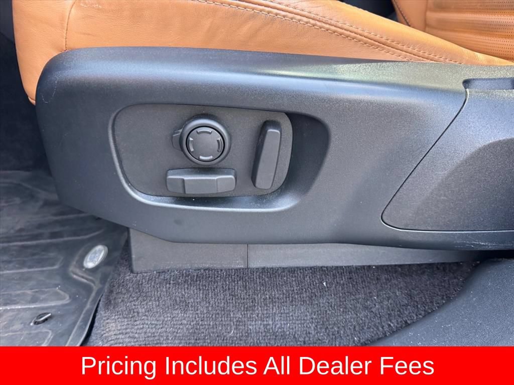 Used 2020 Land Rover Discovery HSE Luxury AWD/4WD image 19