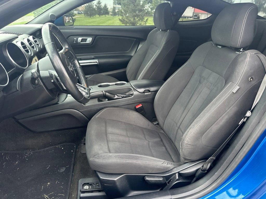 Used 2018 Ford Mustang Coupe RWD image 13