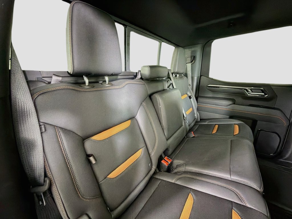 Used 2025 GMC Sierra 1500 AT4 w/ Technology Package AWD/4WD image 32