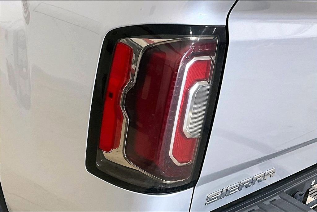 Used 2018 GMC Sierra 1500 SLT w/ SLT Premium Package AWD/4WD image 28