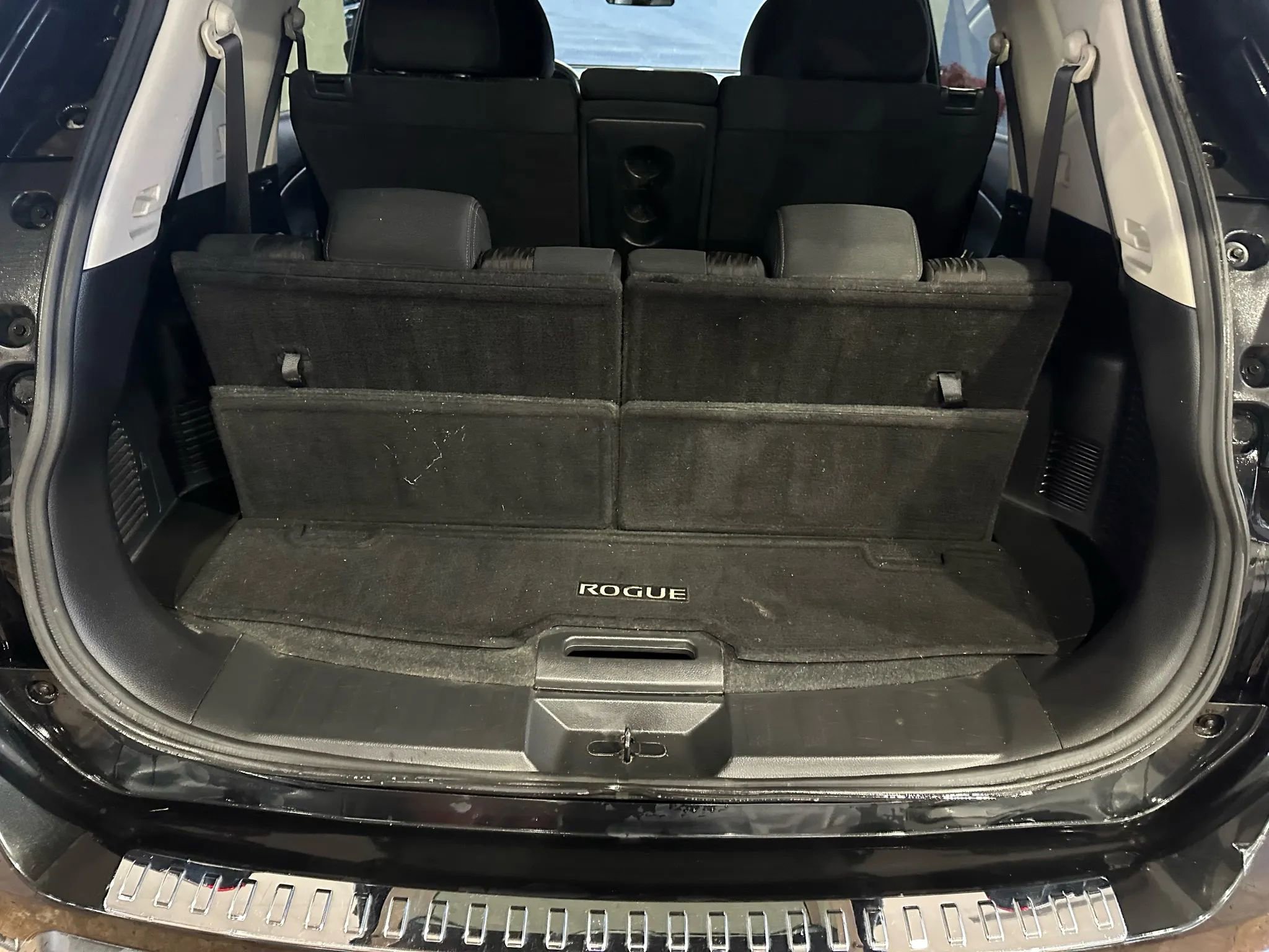 Used 2017 Nissan Rogue SV w/ SV Premium Package image 27