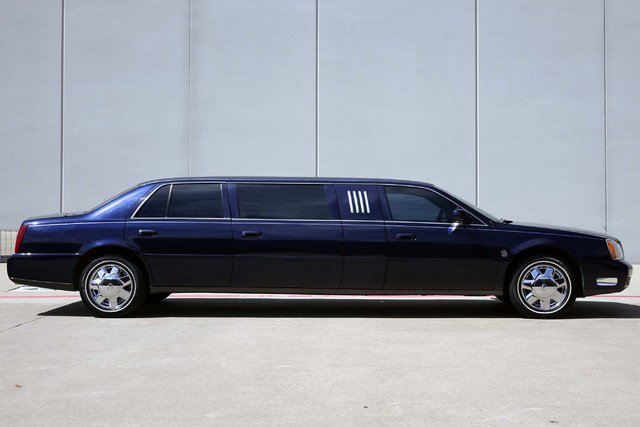 Used 2001 Cadillac De Ville Limousine FWD image 3
