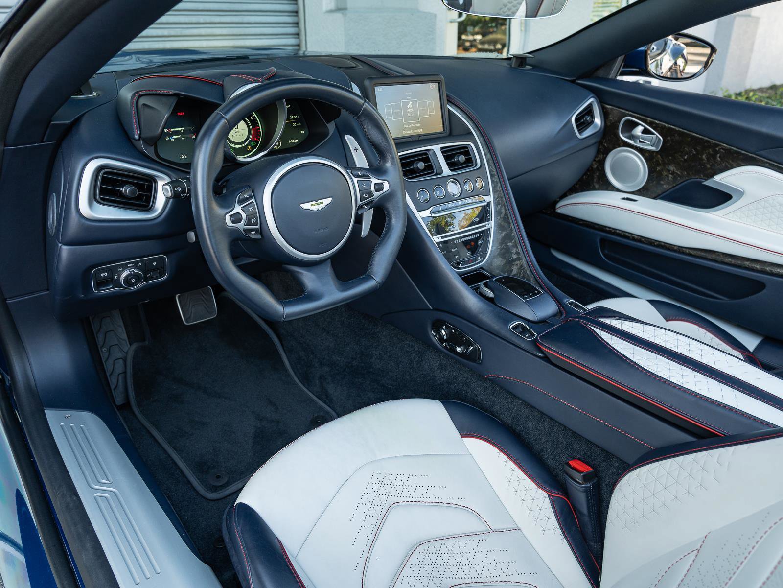 Used 2022 Aston Martin DBS Superleggera Volante image 6