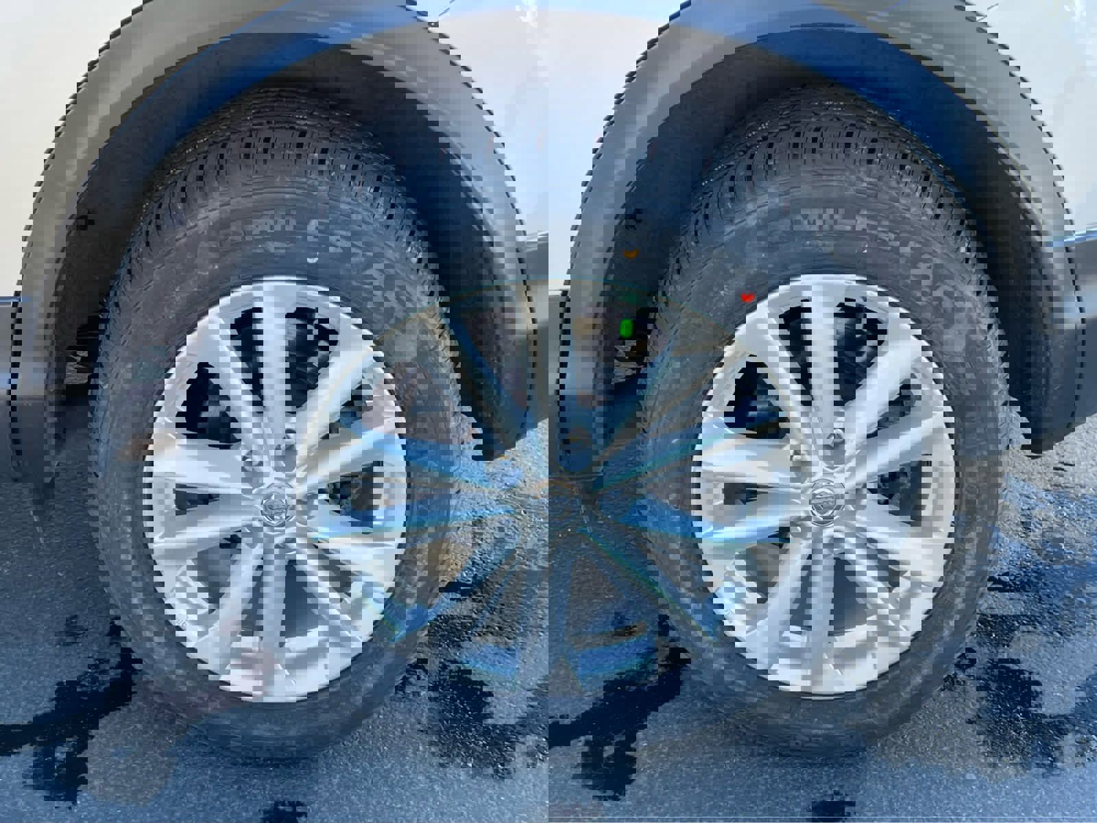 Used 2018 Nissan Rogue Sport SV w/ SV All-Weather Package image 15