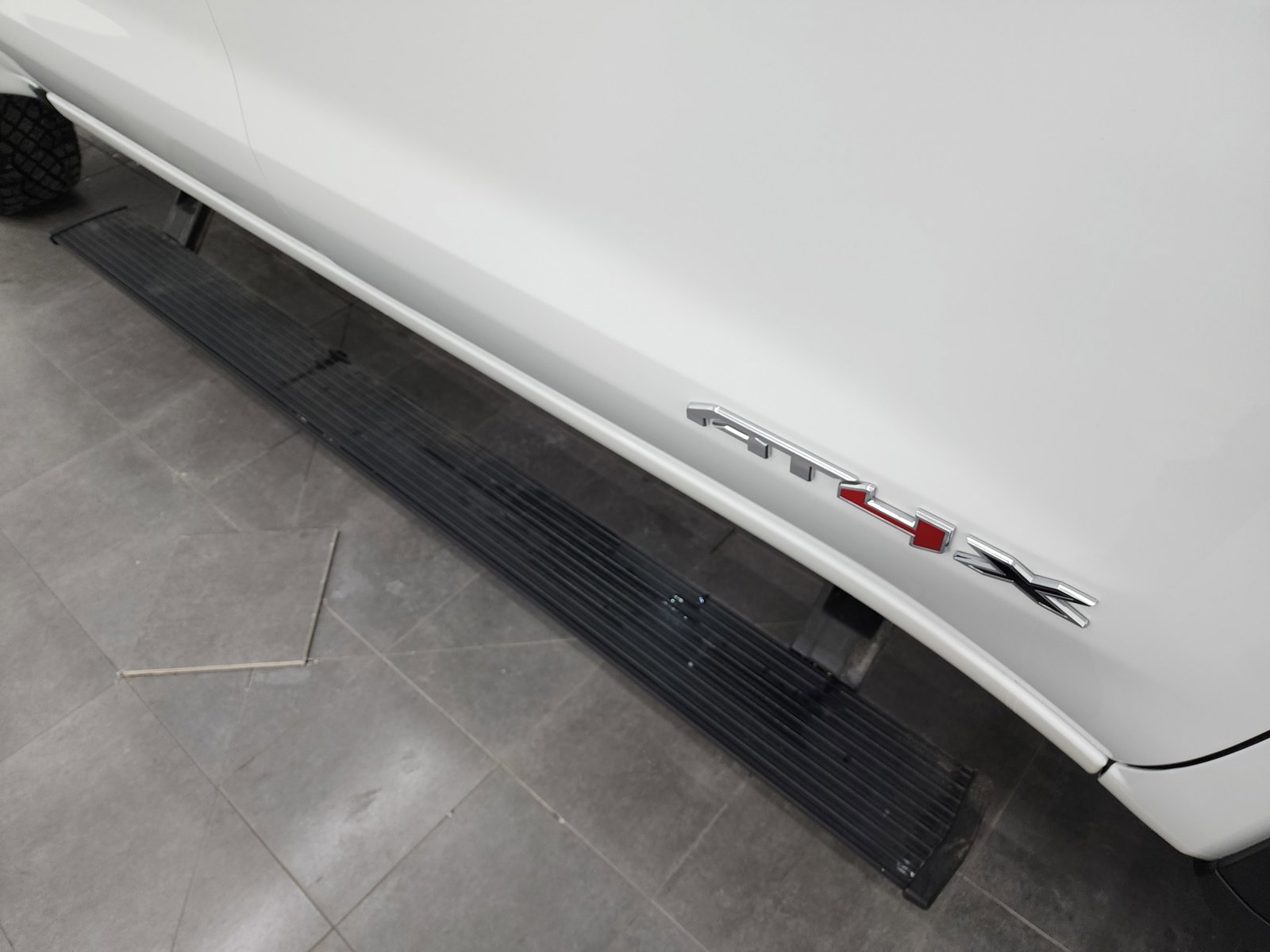 Used 2024 GMC Sierra 1500 AT4X image 29