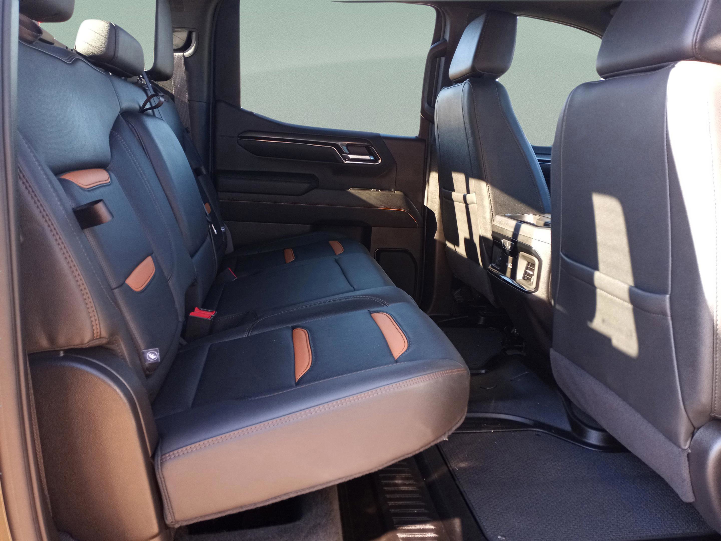 Used 2024 GMC Sierra 1500 AT4 w/ Technology Package image 34