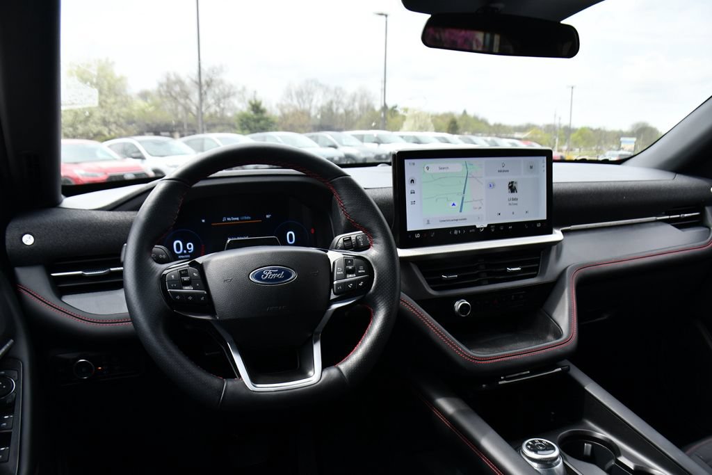 Used 2025 Ford Explorer ST-Line w/ ST-Line Street Pack AWD/4WD image 12