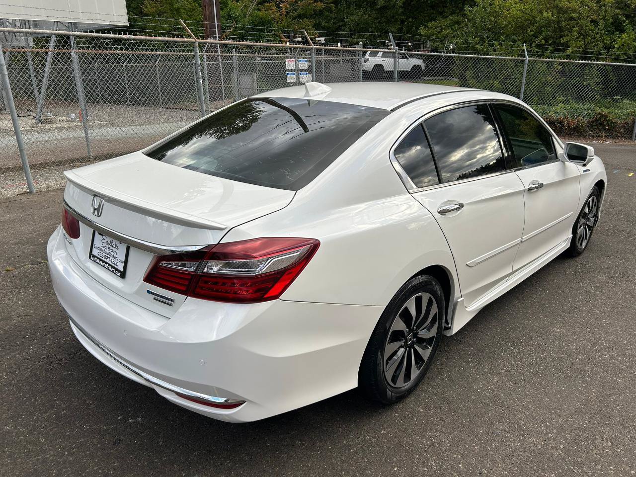 Used 2017 Honda Accord Touring image 5