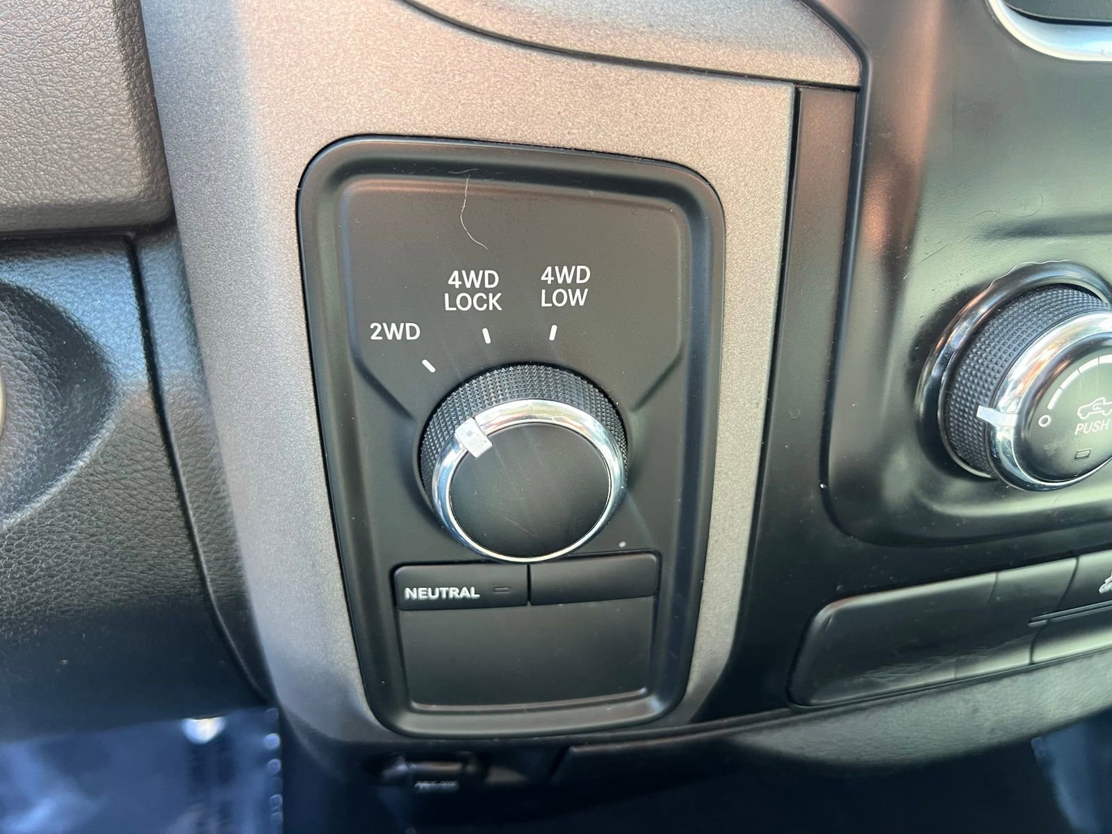Used 2015 RAM 1500 ST w/ SXT Appearance Group AWD/4WD image 27