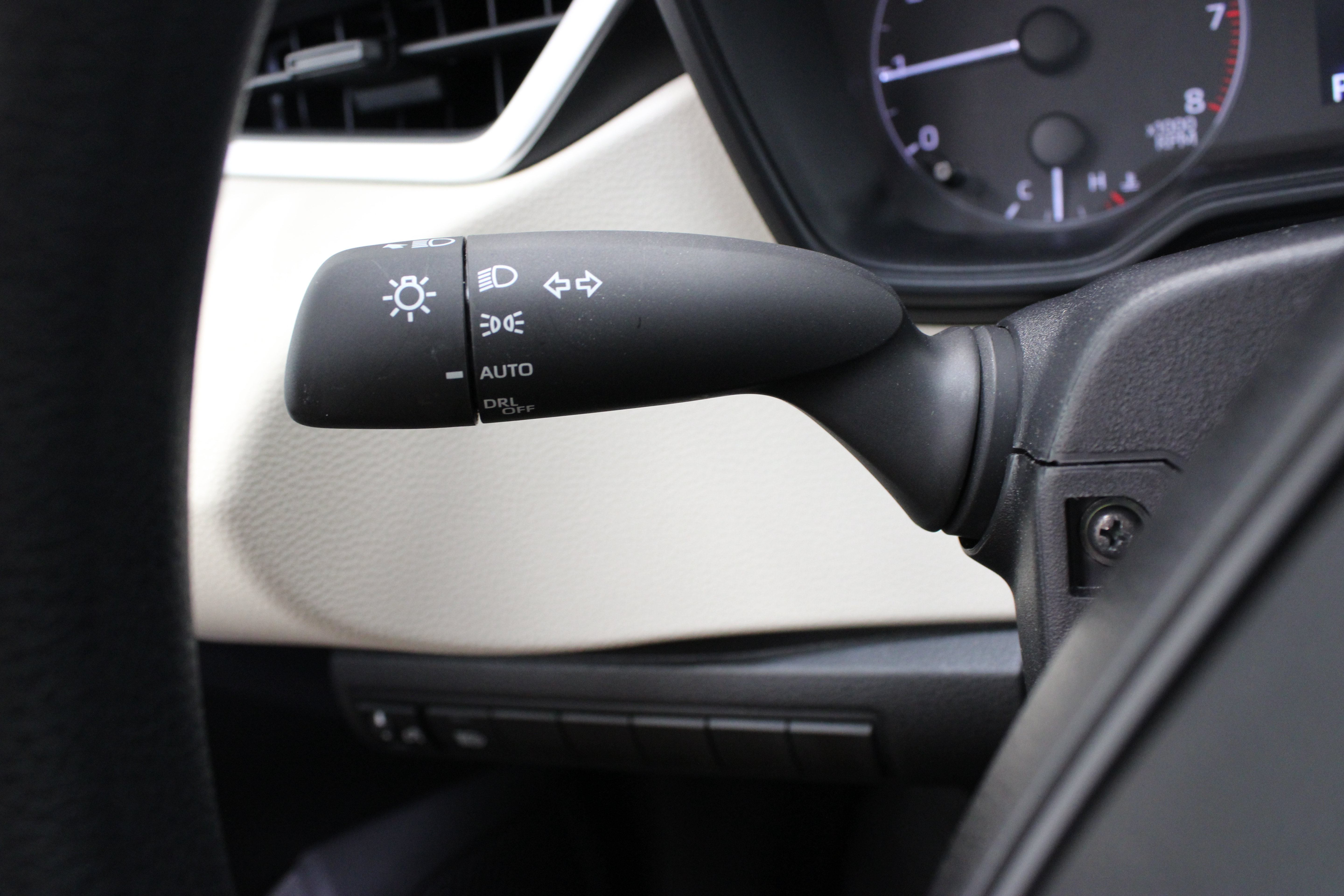 Used 2025 Toyota Corolla LE FWD image 22