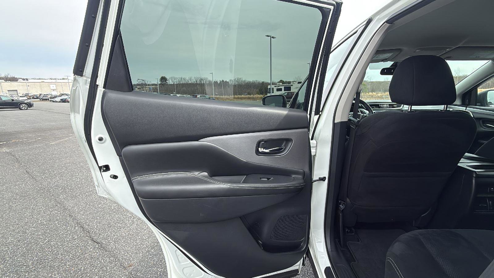 Used 2020 Nissan Murano S w/ Technology Package image 22