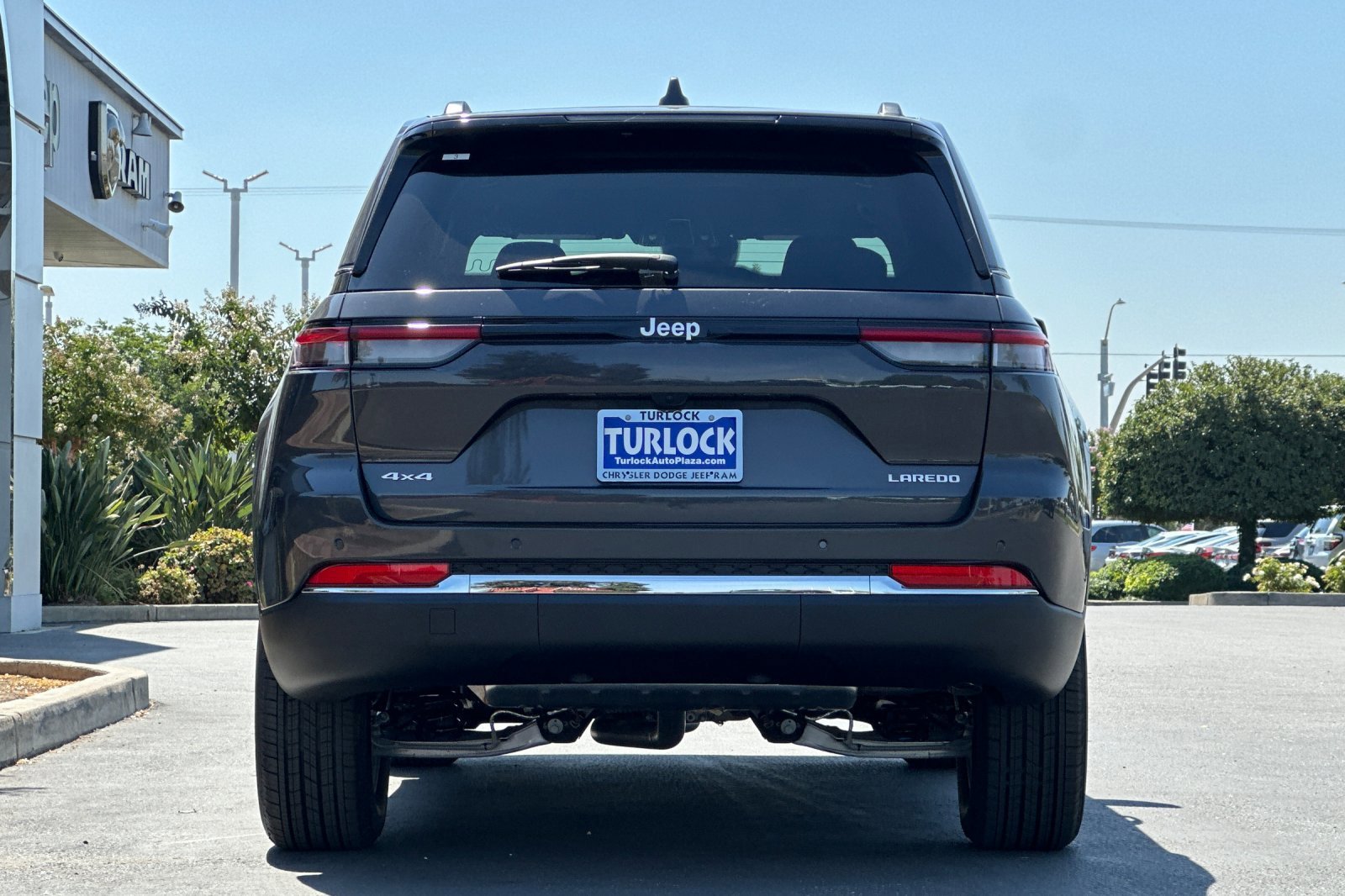 New 2025 Jeep Grand Cherokee Laredo X w/ Luxury Tech Group I image 5
