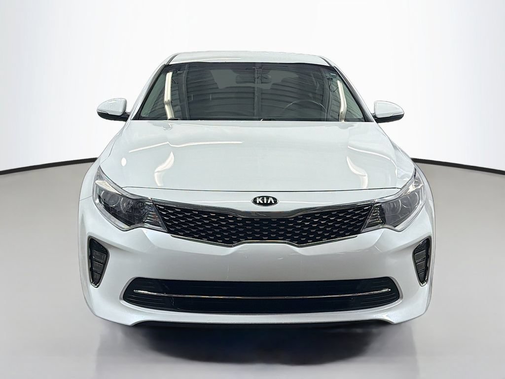 Used 2018 Kia Optima S FWD image 2